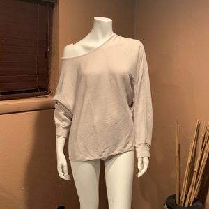 Kimono sleeve sweatshirt